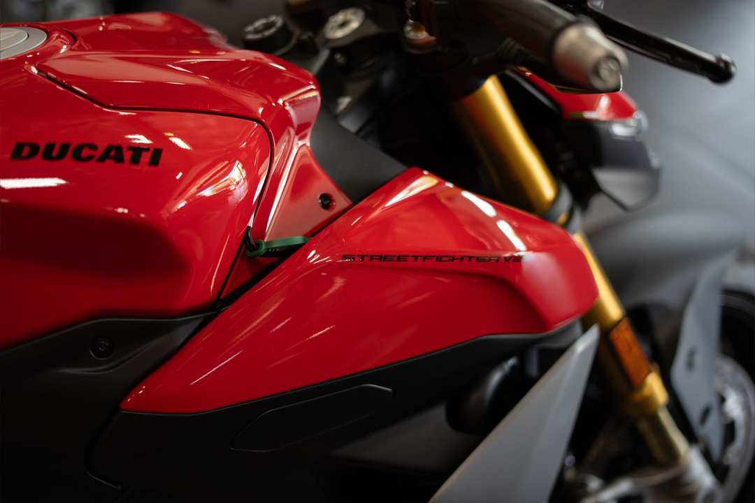 2025 Ducati Streetfighter V2 S - Image 3