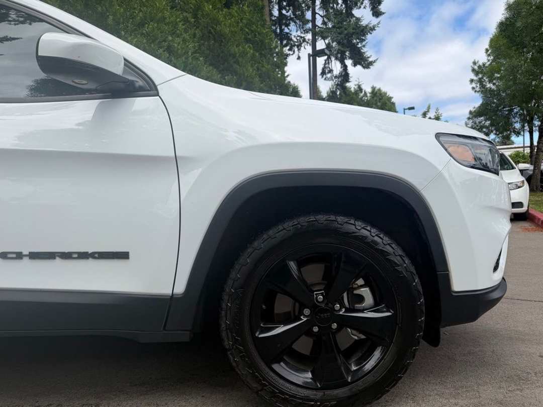2021 Jeep Cherokee Altitude - Image 3