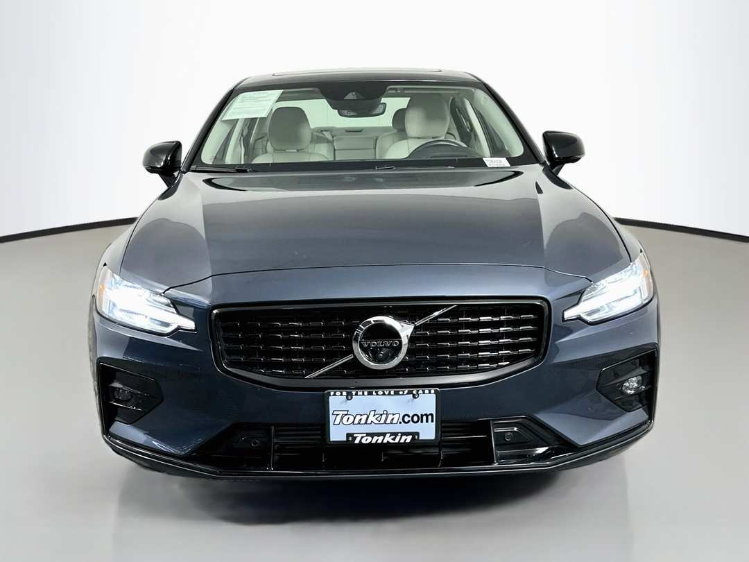 2021 Volvo S60 T5 Momentum - Image 2