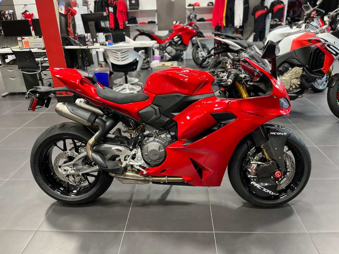 2026 Ducati Panigale V2 S - Image 3