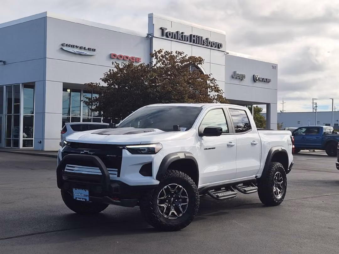 2025 Chevrolet Colorado ZR2 - Image 2