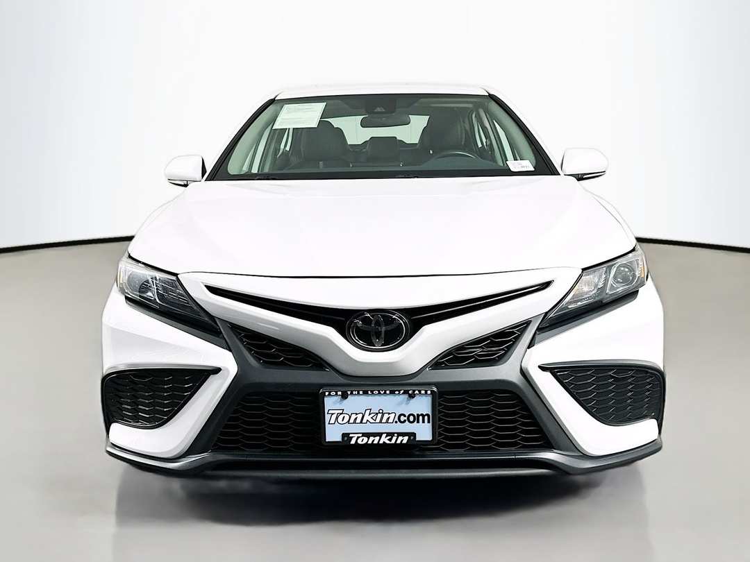 2023 Toyota Camry SE - Image 2
