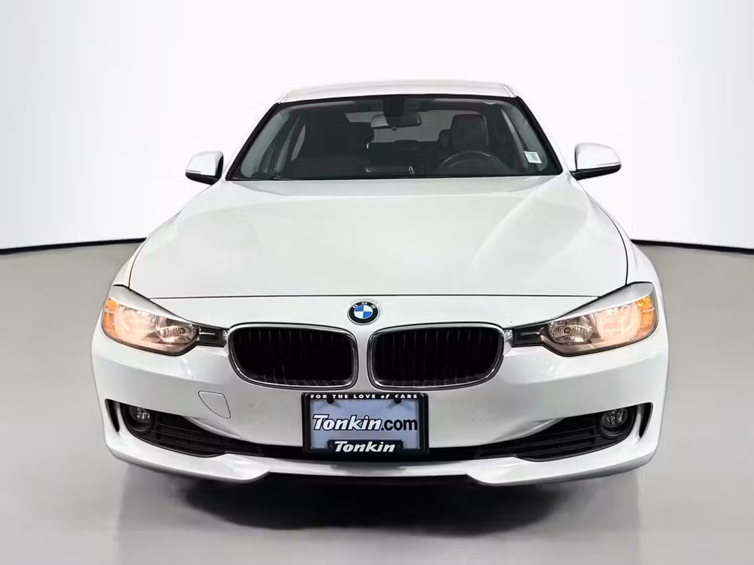 2015 BMW 3 Series 320i - Image 3