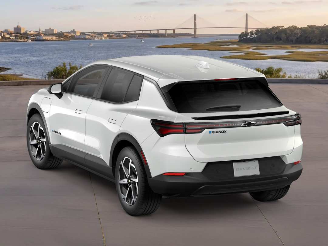 2026 Chevrolet Equinox Ev LT - Image 2