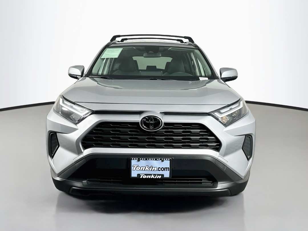2025 Toyota Rav4 Hybrid XLE - Image 2