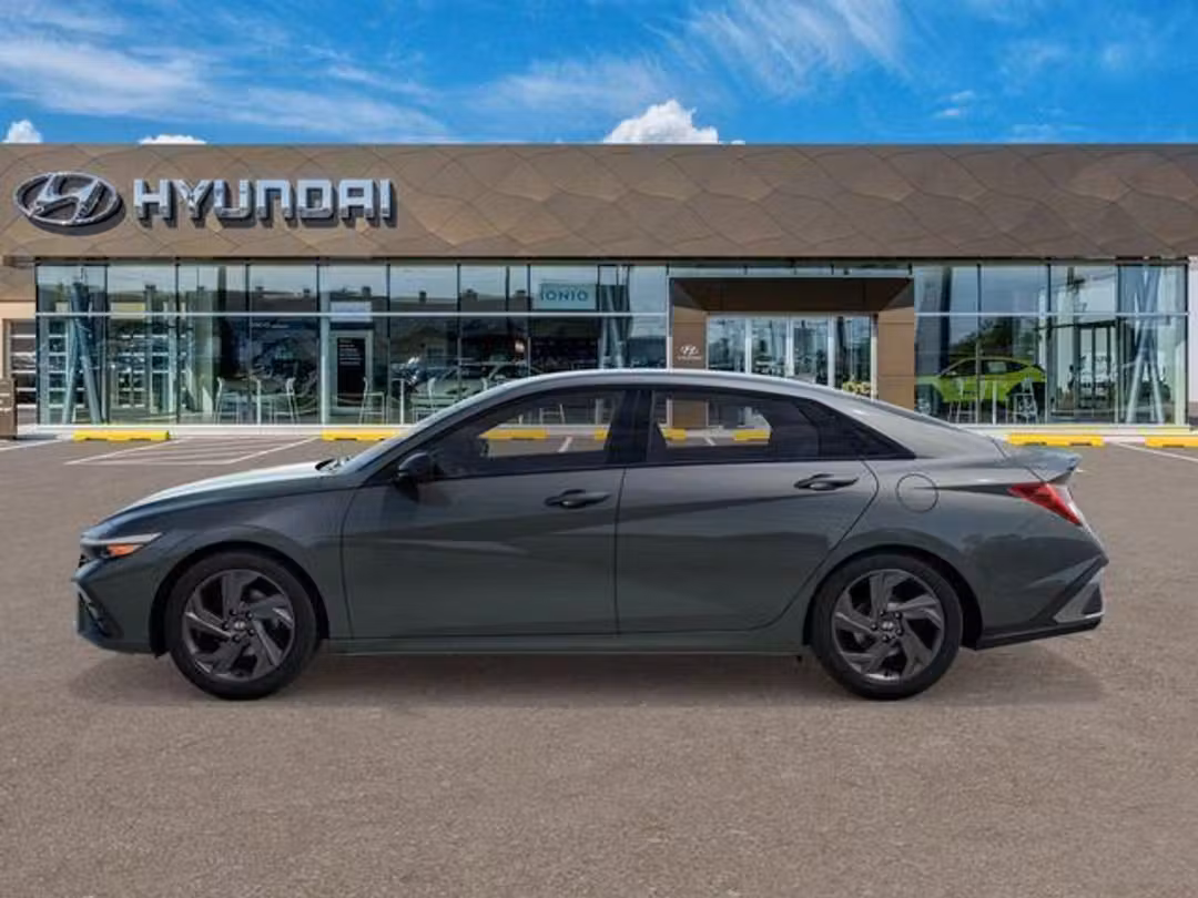 2026 Hyundai Elantra SEL Sport - Image 3