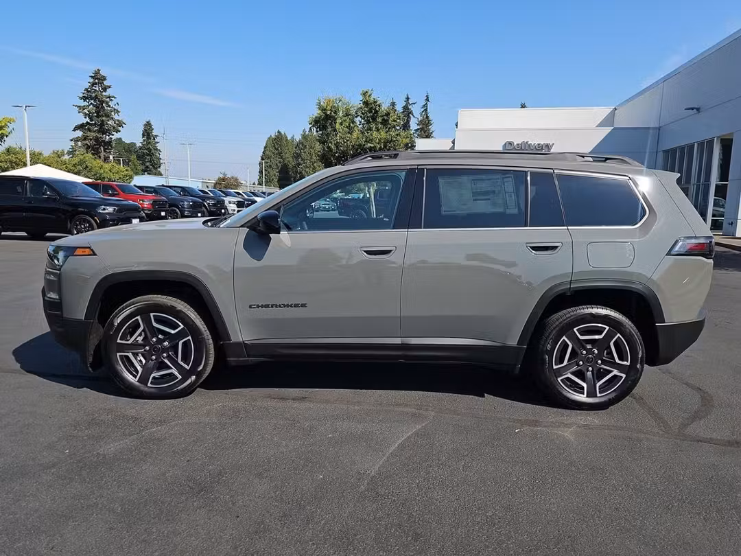 2026 Jeep Cherokee Laredo - Image 3