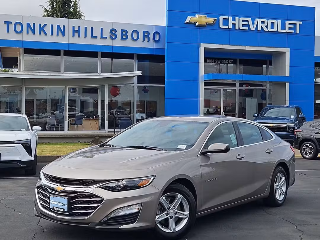 2024 Chevrolet Malibu LT - Image 2