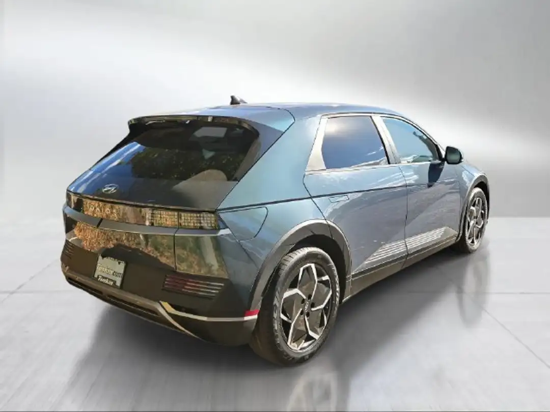 2024 Hyundai Ioniq 5 SE Standard Range - Image 3