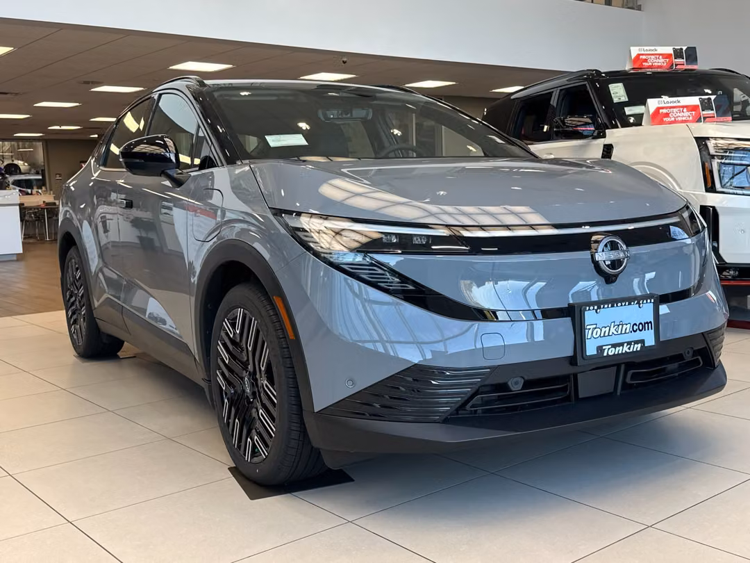 2026 Nissan LEAF PLATINUM+ - Image 2