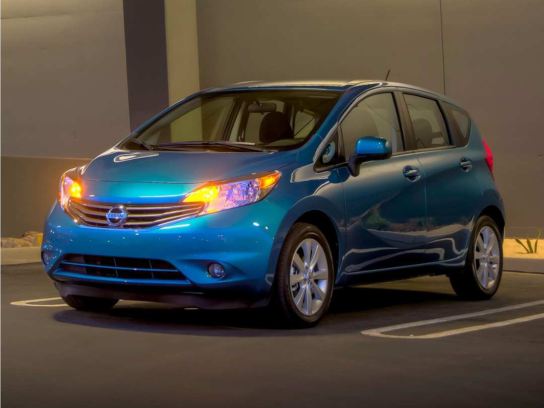 2015 Nissan Versa Note - Image 2