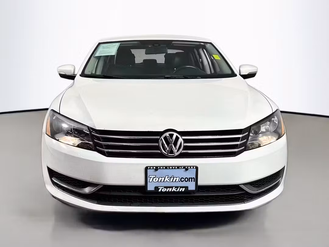 2015 Volkswagen Passat 1.8T S - Image 2