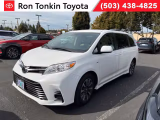 2018 Toyota Sienna LE