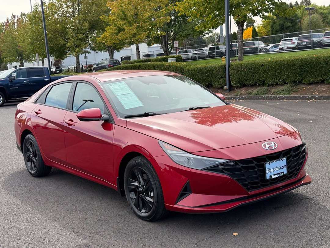 2023 Hyundai Elantra SEL - Image 2