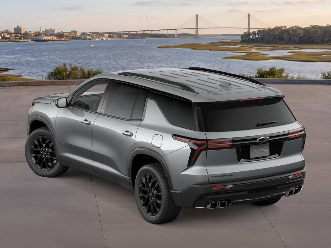 2026 Chevrolet Traverse LT - Image 2