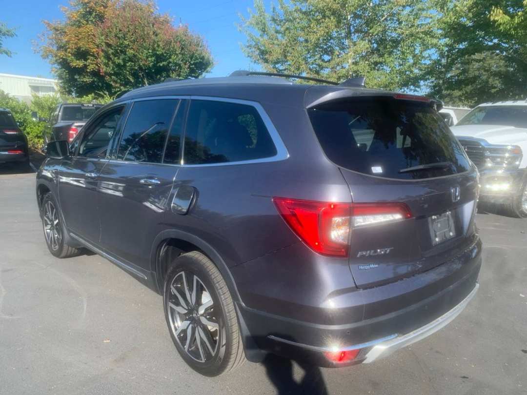 2022 Honda Pilot Touring - Image 2
