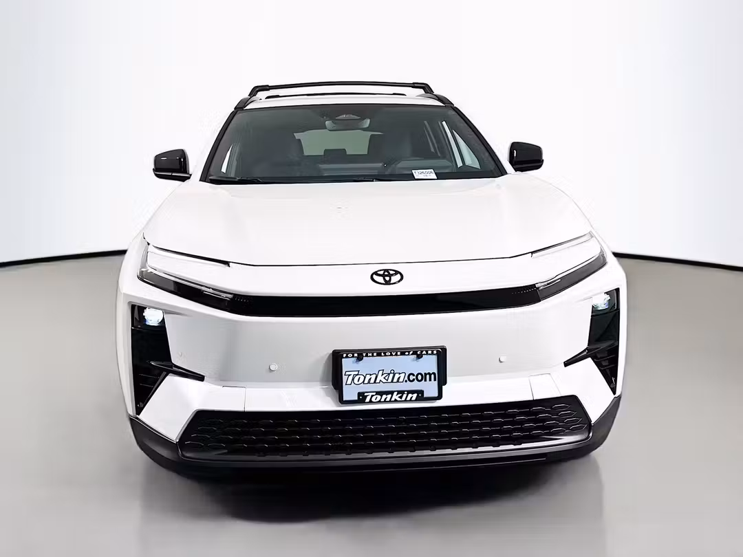 2026 Toyota C-Hr SE - Image 2