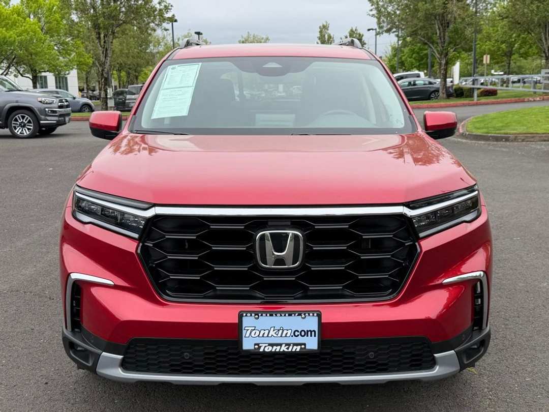 2025 Honda Pilot Touring - Image 3