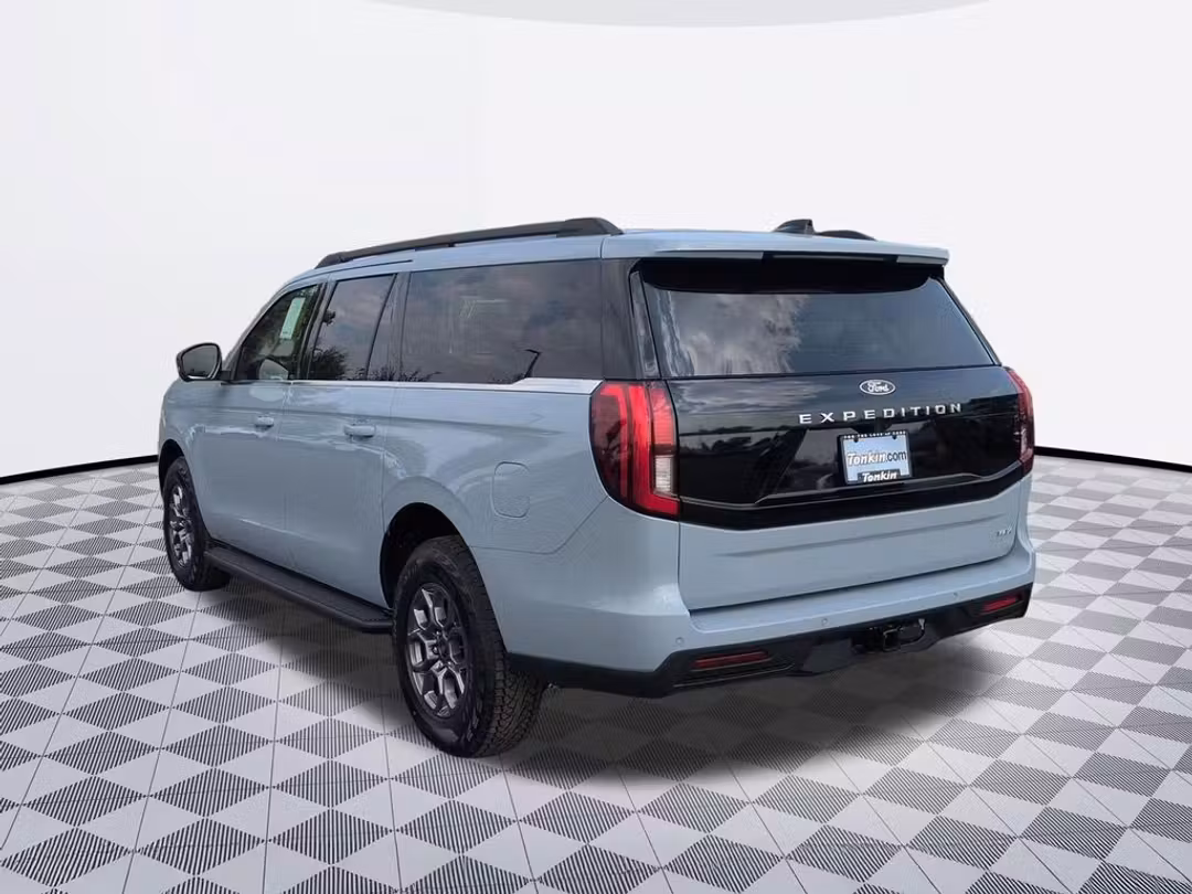 2027 Ford Expedition Max Active - Image 3