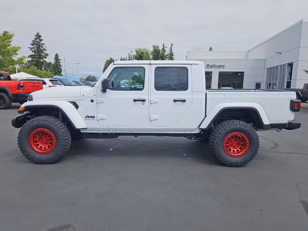 2026 Jeep Gladiator Sport S - Image 3