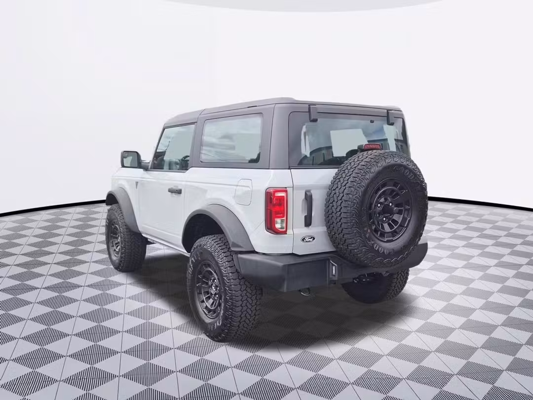 2026 Ford Bronco Base - Image 3