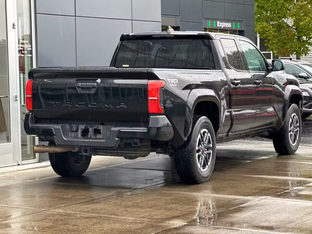 2025 Toyota Tacoma TRD Sport - Image 3