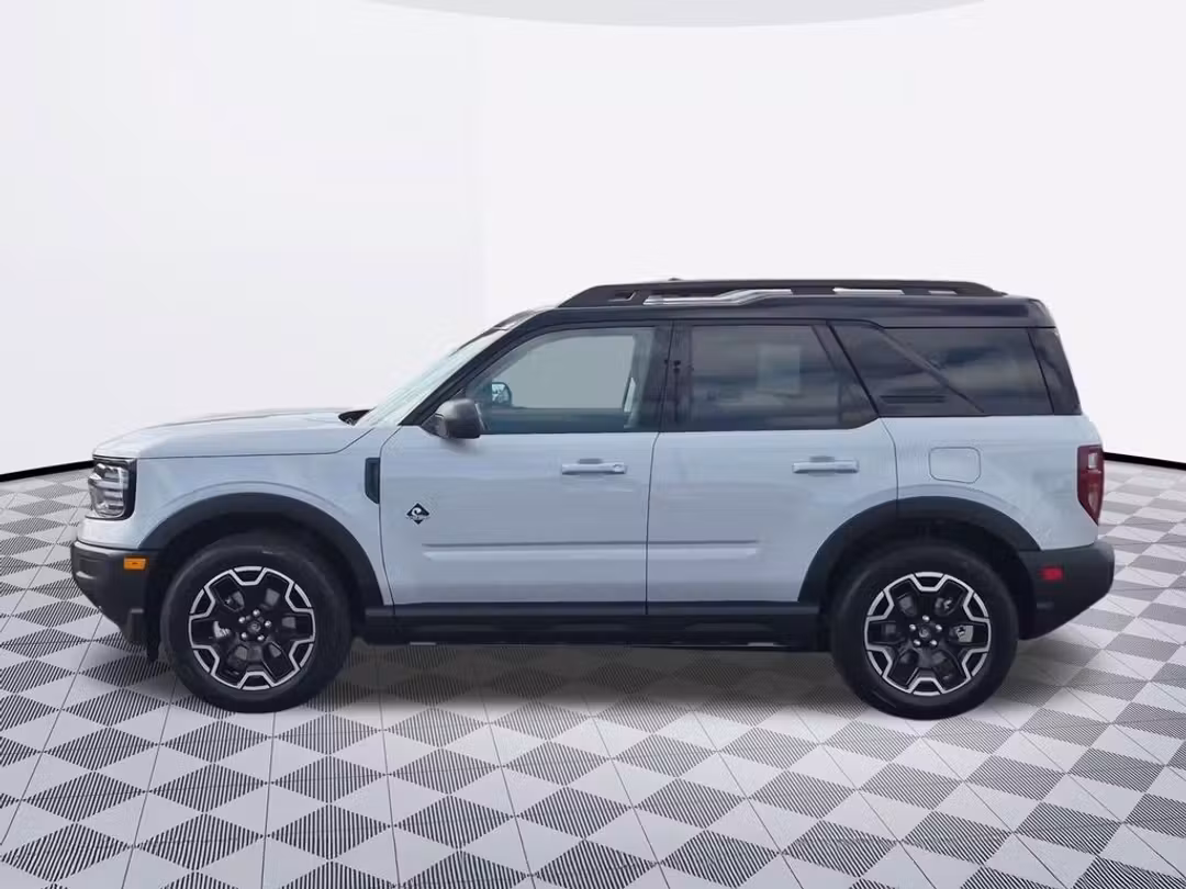 2026 Ford Bronco Sport Outer Banks - Image 3
