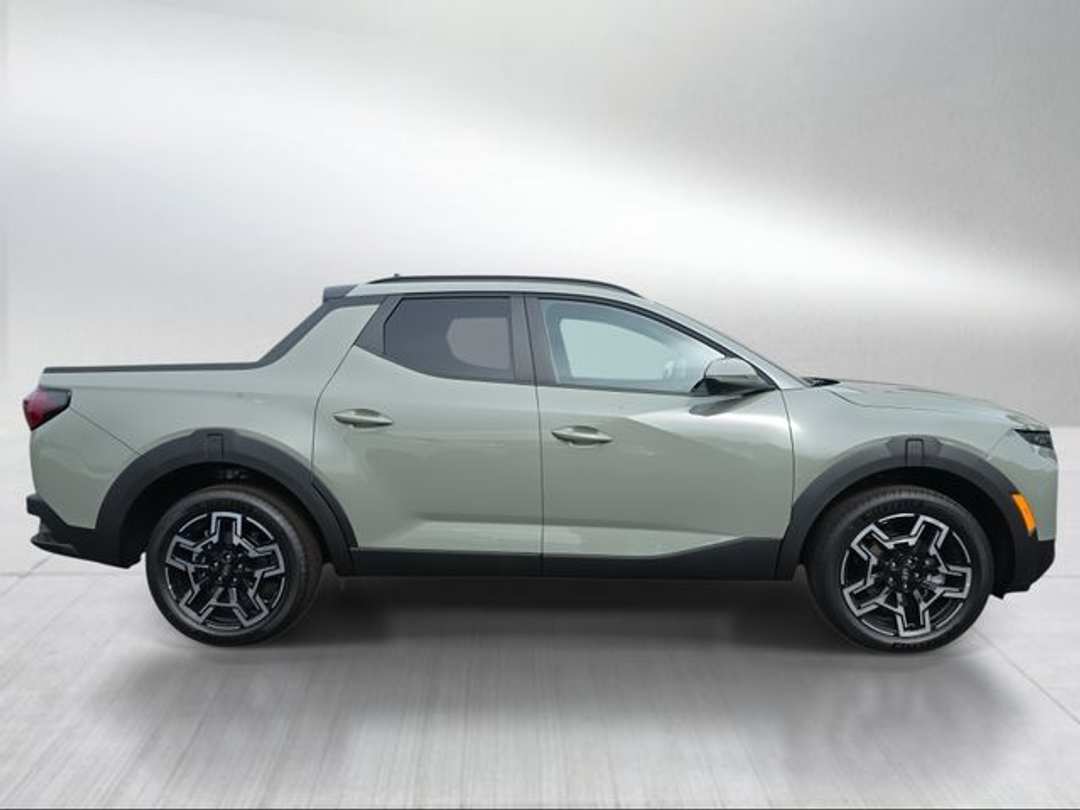 2026 Hyundai Santa Cruz Limited - Image 2