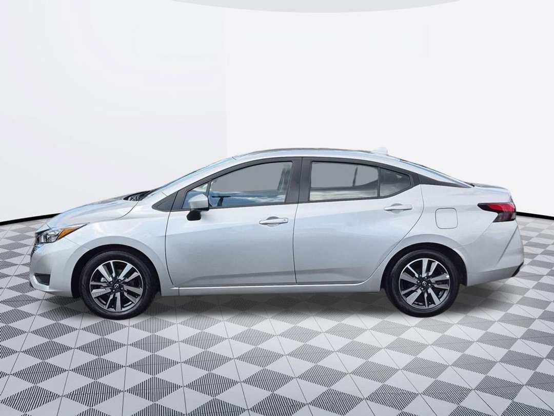 2025 Nissan Versa 1.6 SV - Image 3