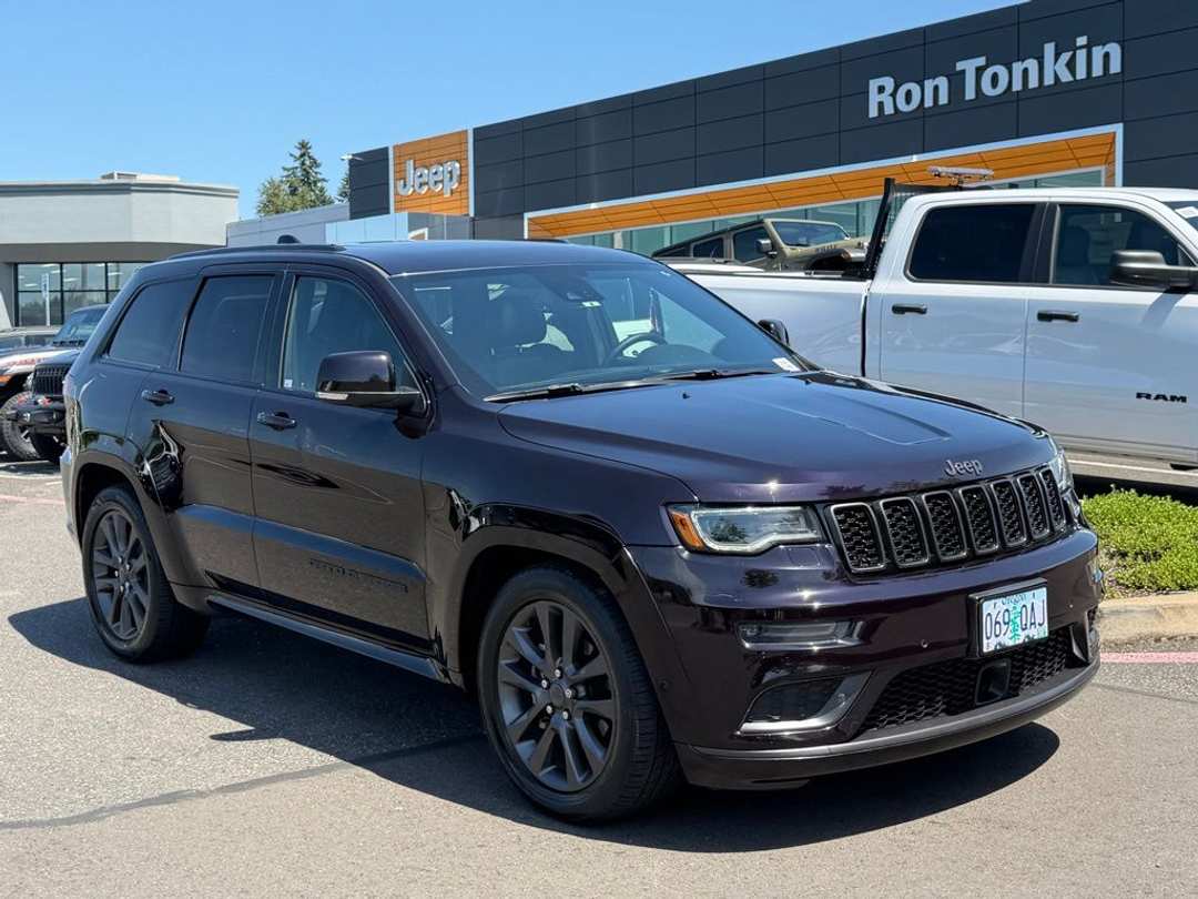 2018 Jeep Grand Cherokee Overland - Image 2