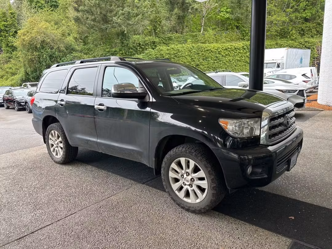 2017 Toyota Sequoia Platinum - Image 2