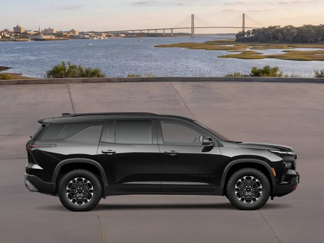 2027 Chevrolet Traverse Z71 - Image 3