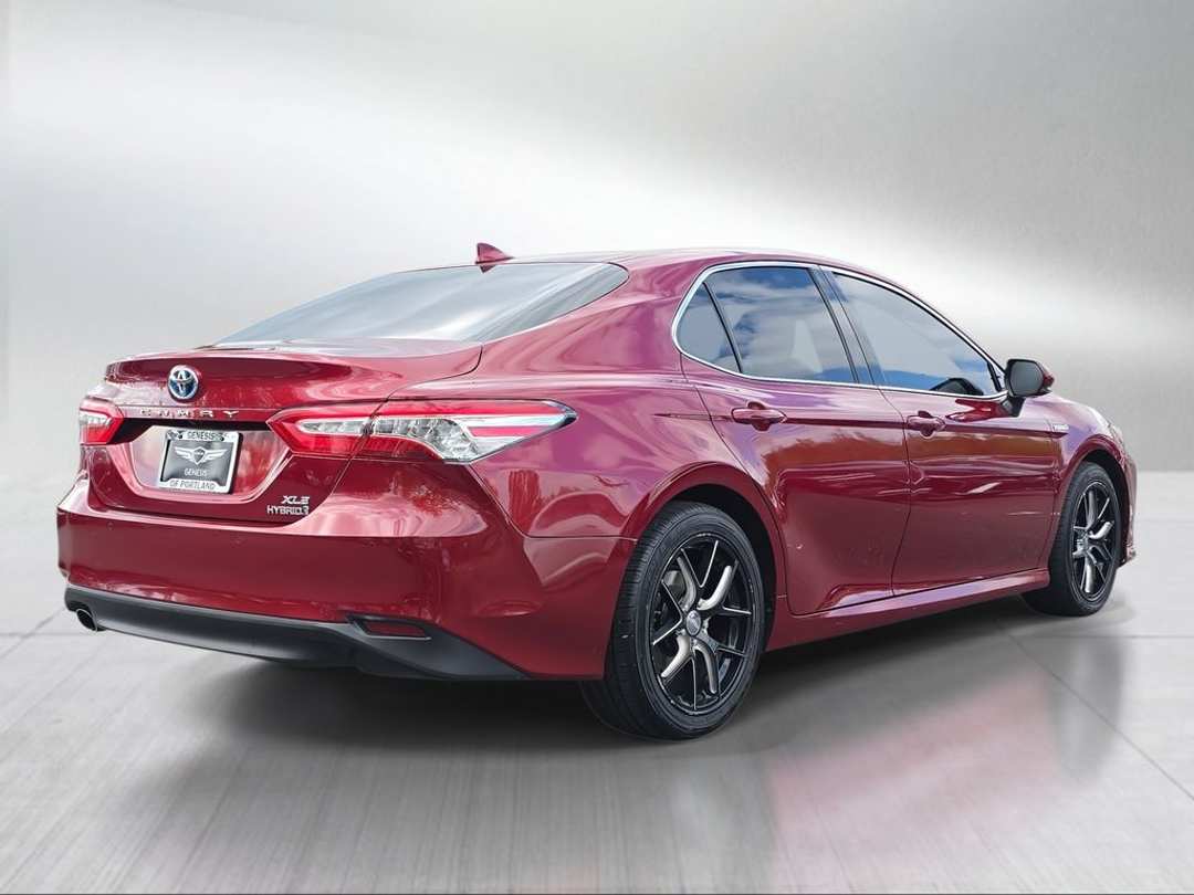 2019 Toyota Camry Hybrid XLE - Image 3