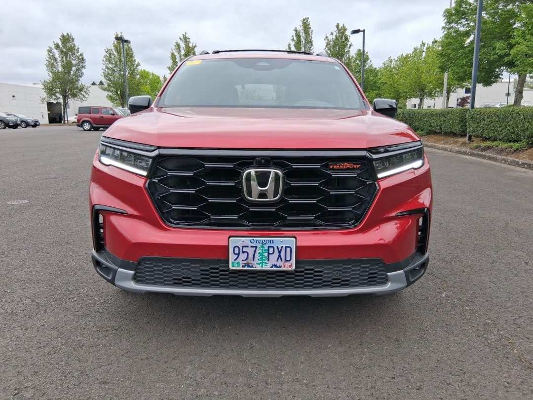2025 Honda Pilot TrailSport - Image 2