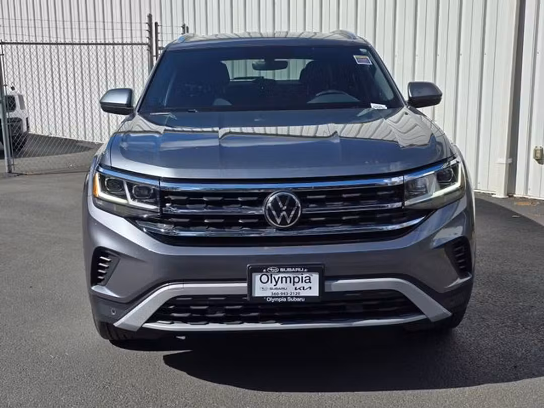 2023 Volkswagen Atlas Cross Sport 3.6L V6 SE w/Technology - Image 2
