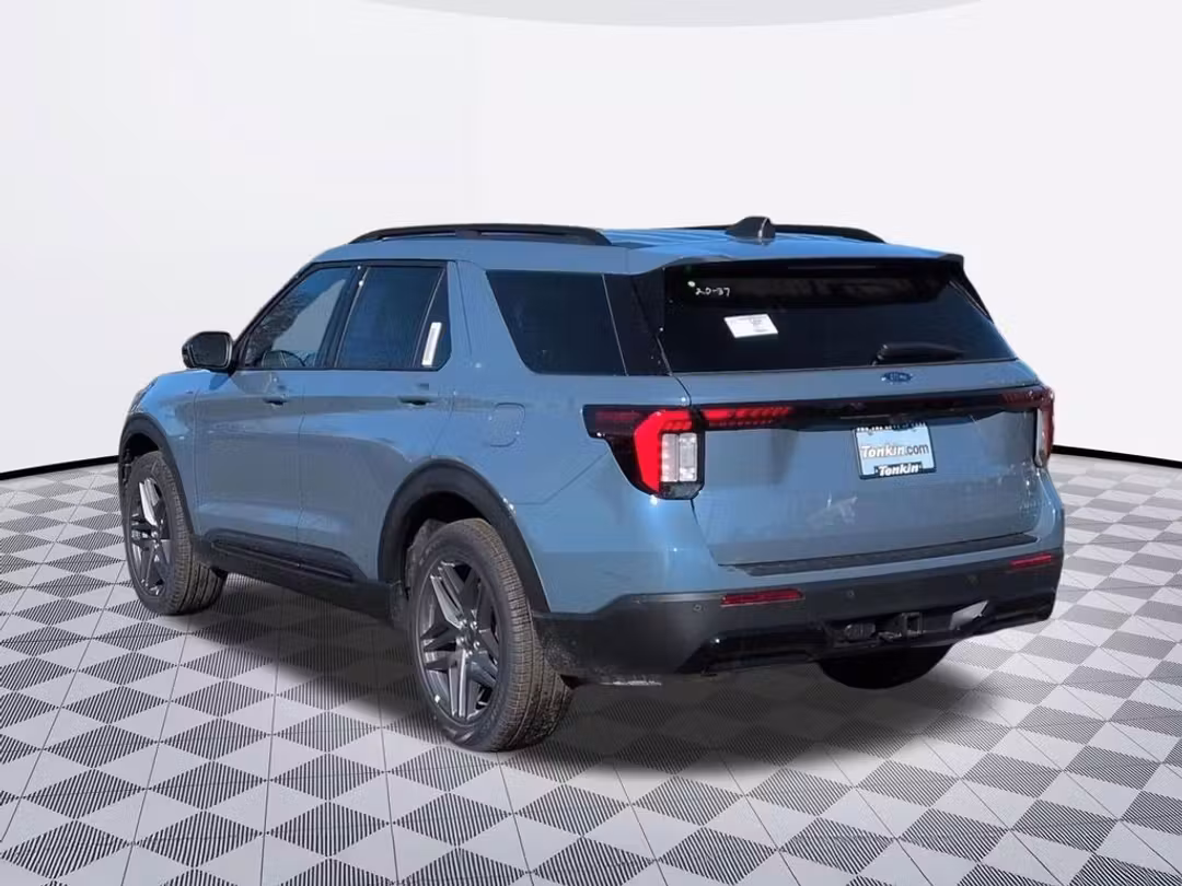 2026 Ford Explorer STLine - Image 3