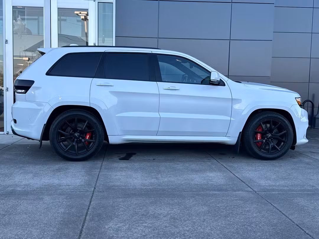 2021 Jeep Grand Cherokee SRT - Image 2
