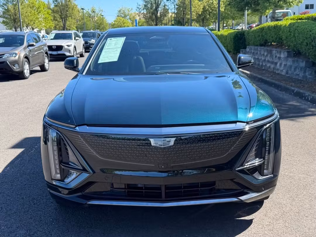 2024 Cadillac Lyriq Sport - Image 3