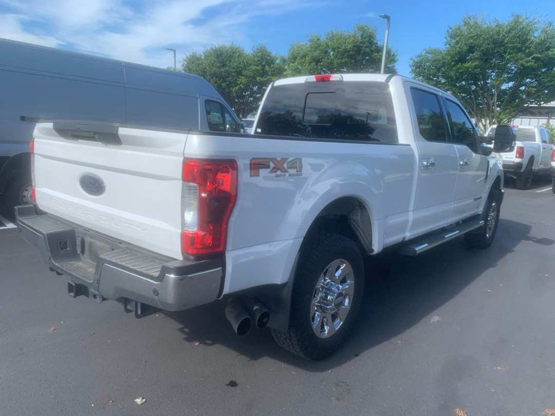 2017 Ford F-350Sd Lariat - Image 3