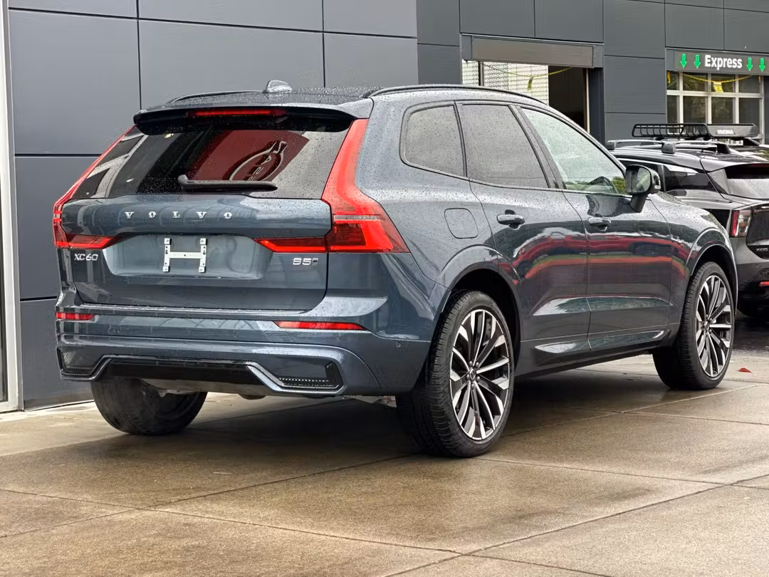 2026 Volvo Xc60 B5 Ultra - Image 3