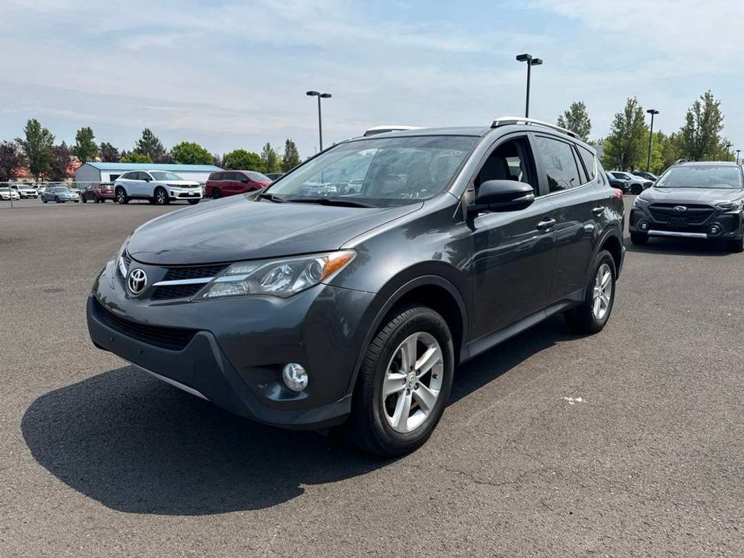 2013 Toyota Rav4 XLE - Image 3