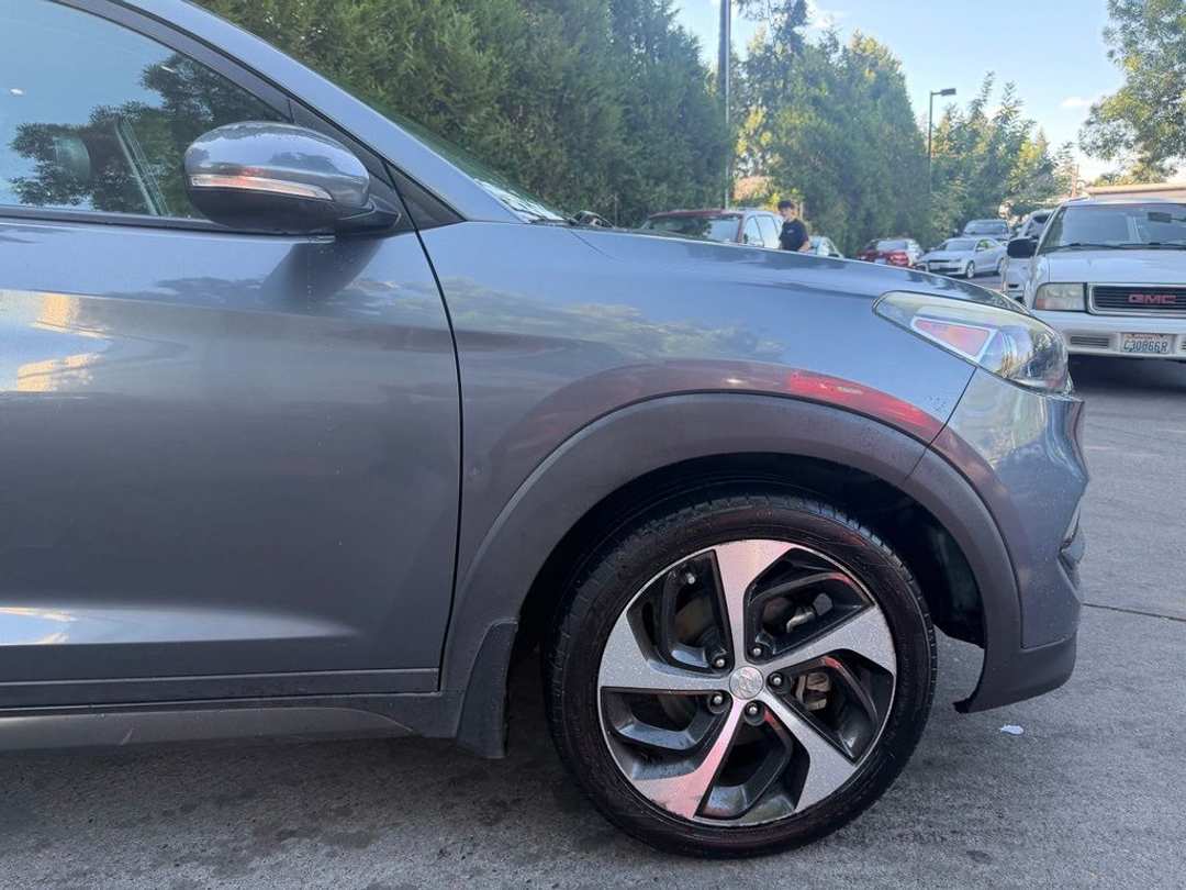 2016 Hyundai Tucson Limited - Image 3