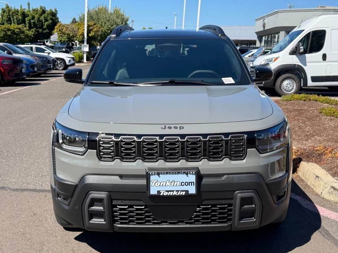 2026 Jeep Cherokee Overland - Image 3