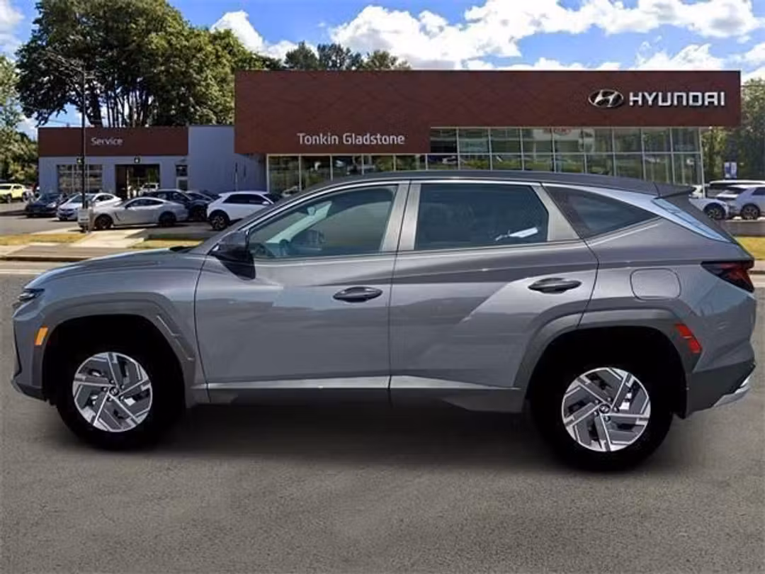 2026 Hyundai Tucson Hybrid Blue SE - Image 3