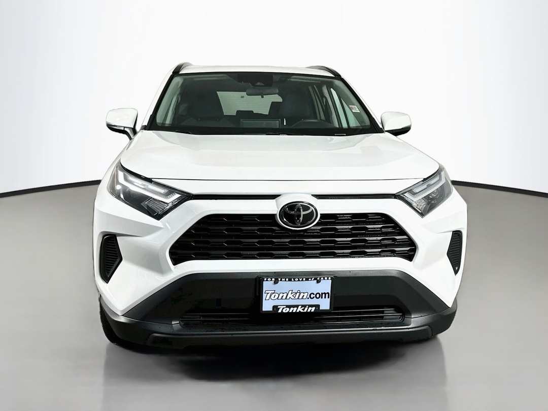 2024 Toyota Rav4 XLE - Image 2