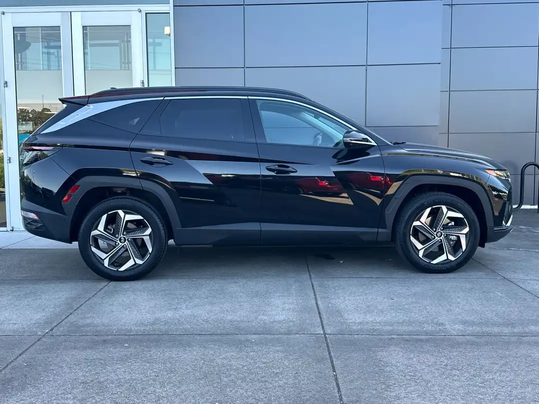 2023 Hyundai Tucson Limited - Image 3