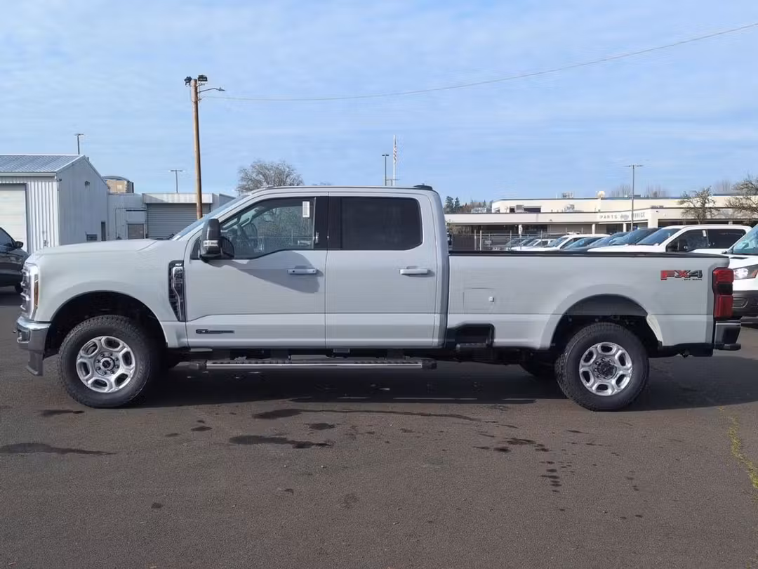 2026 Ford F-350Sd XLT - Image 2