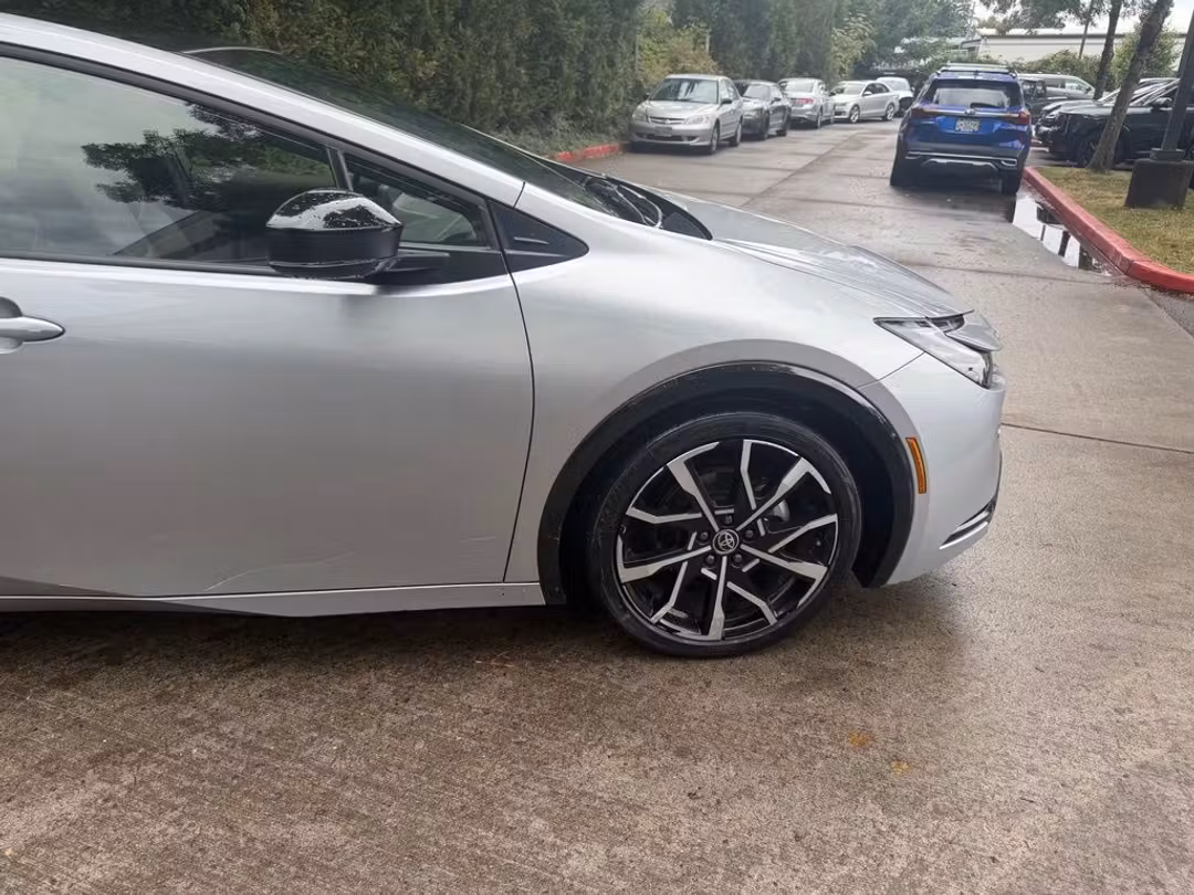 2023 Toyota Prius Prime XSE - Image 3