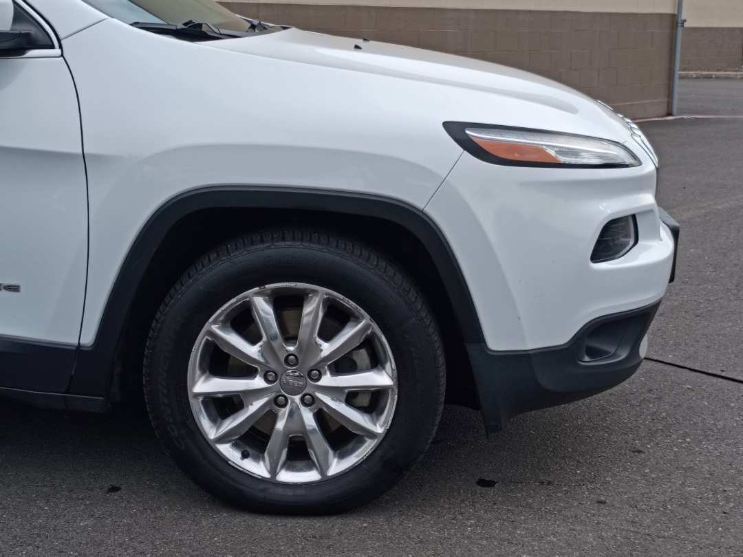 2016 Jeep Cherokee Limited - Image 2