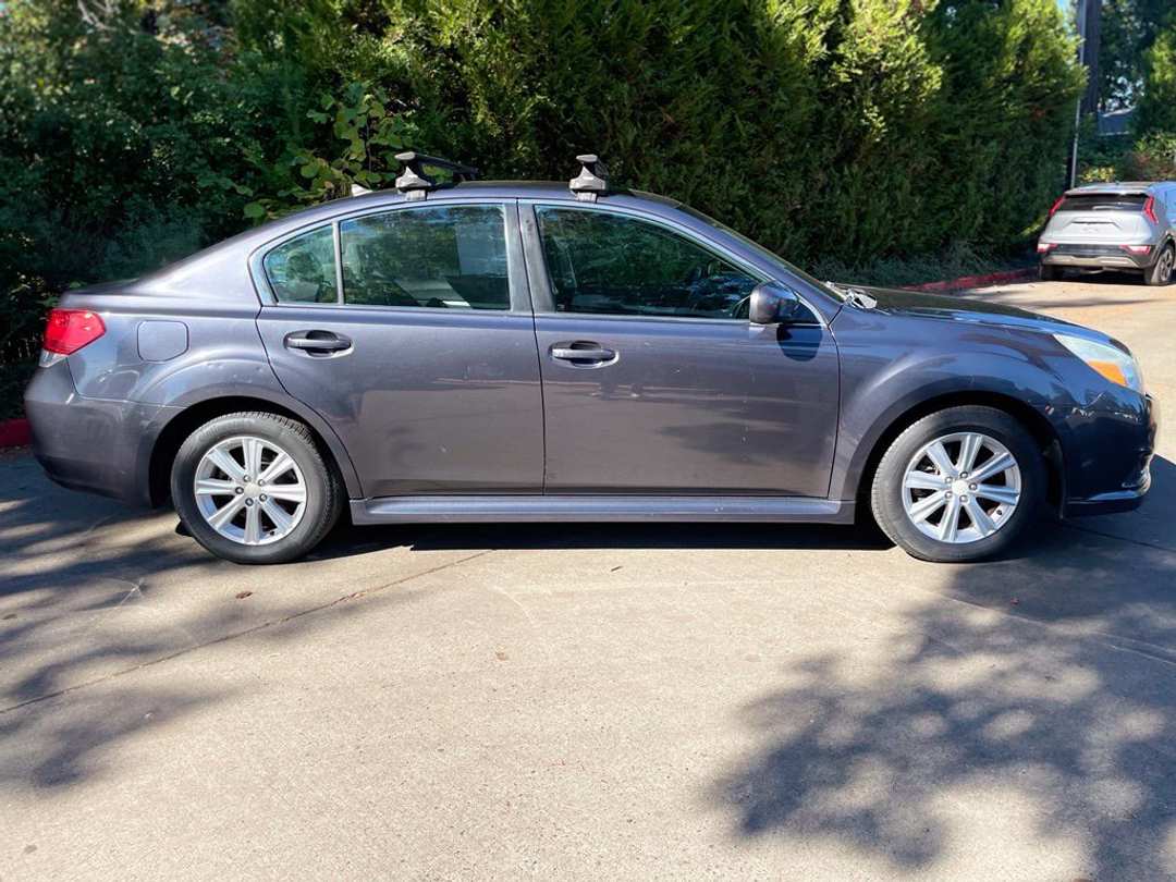 2011 Subaru Legacy 2.5i - Image 3